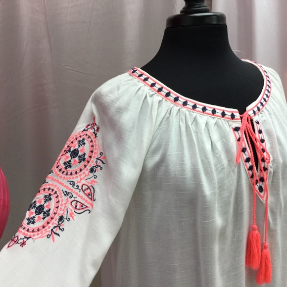 Top - Picture 3 of 3